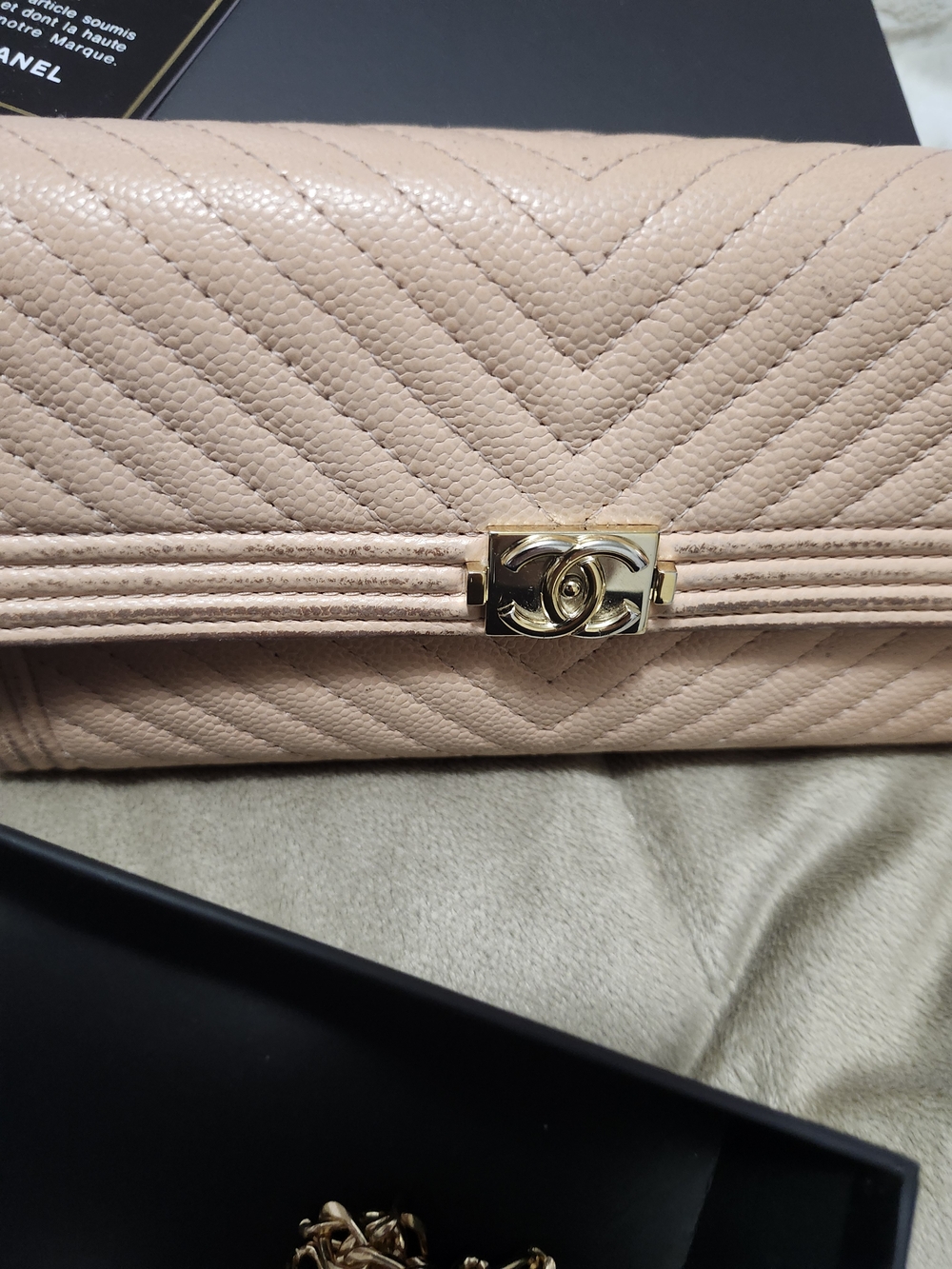 CHANEL Blush Tan Folded Leather Wallet - Picture 2 of 12